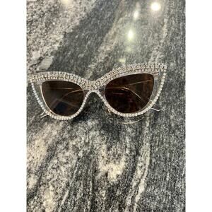 Retro Rhinestone Cat-Eye Sunglasses - Amber lenses